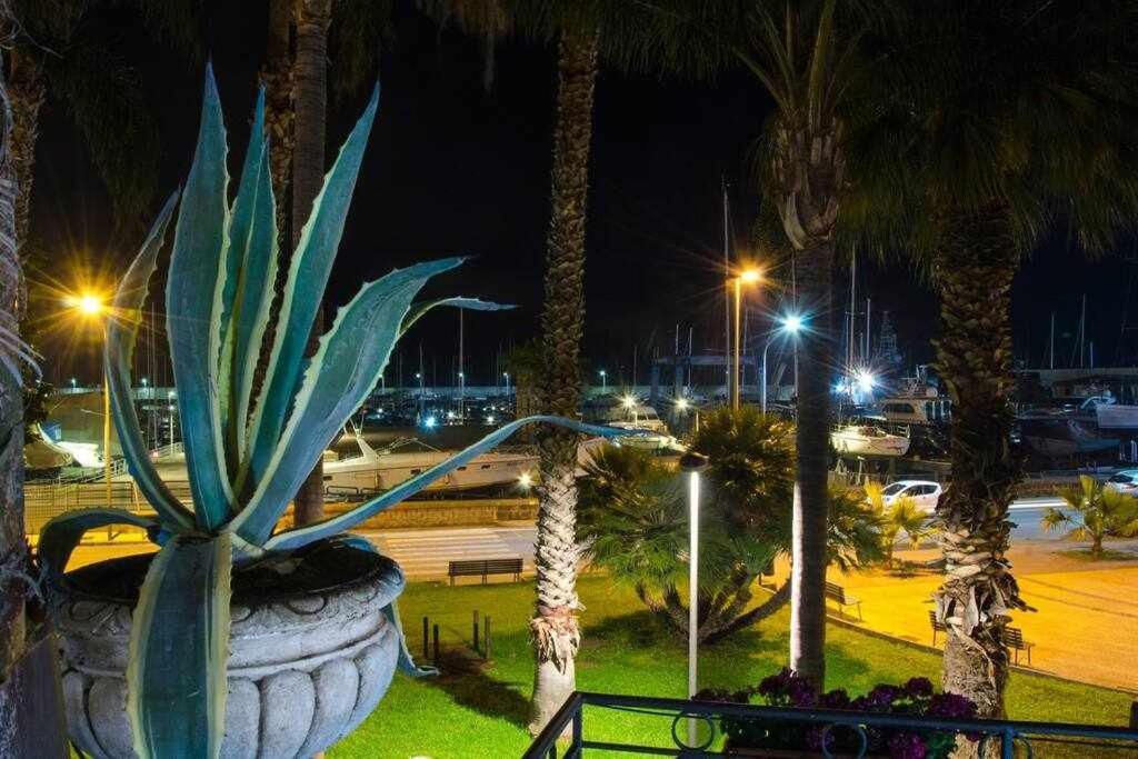 Casa Delle Zammare Fronte Mare Centro Storico Villa Riposto Exteriör bild